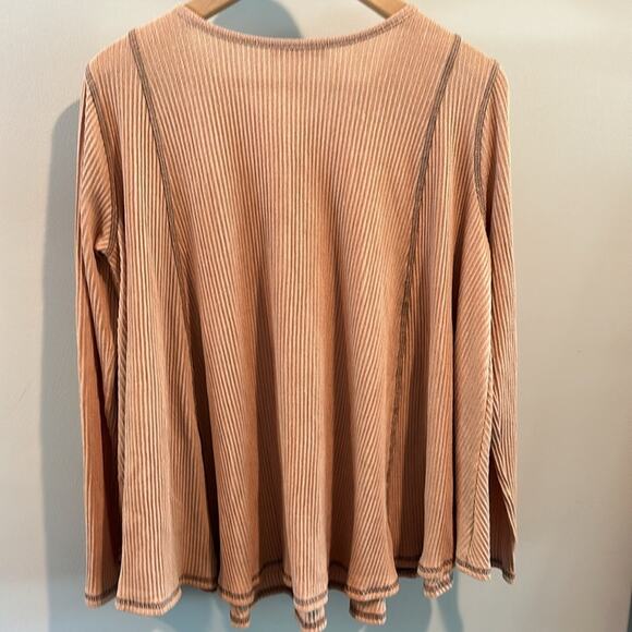Ces Femme Small Wavy Ribbed Knit Contrast Stitched Top NWOT - Picture 6 of 7